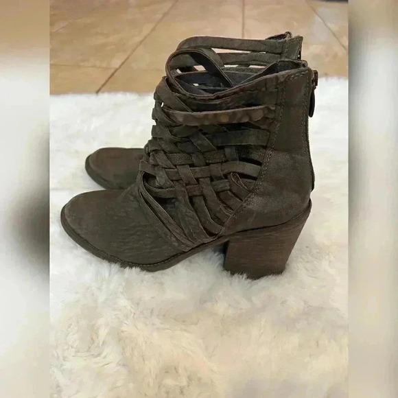 Free People Women's Ankle Boot Carrera Caged Leather Booties - Picture 3 of 9